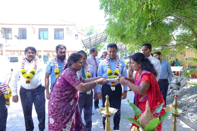 நேற்றைய தினம் எமது வைத்தியசாலைக்கு சுகாதார அமைச்சர் நளிந்த ஜயதிஸ்ஸ வருகைதந்தார்