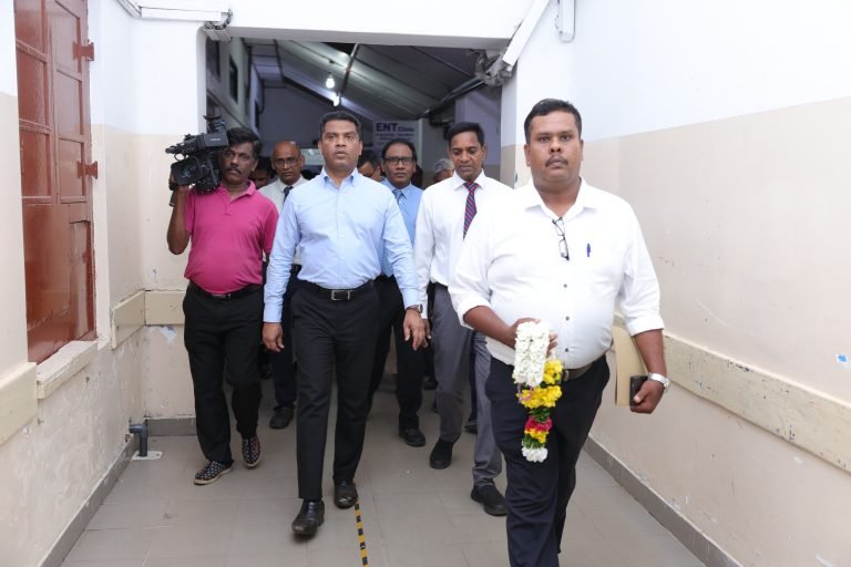 நேற்றைய தினம் எமது வைத்தியசாலைக்கு சுகாதார அமைச்சர் நளிந்த ஜயதிஸ்ஸ வருகைதந்தார்